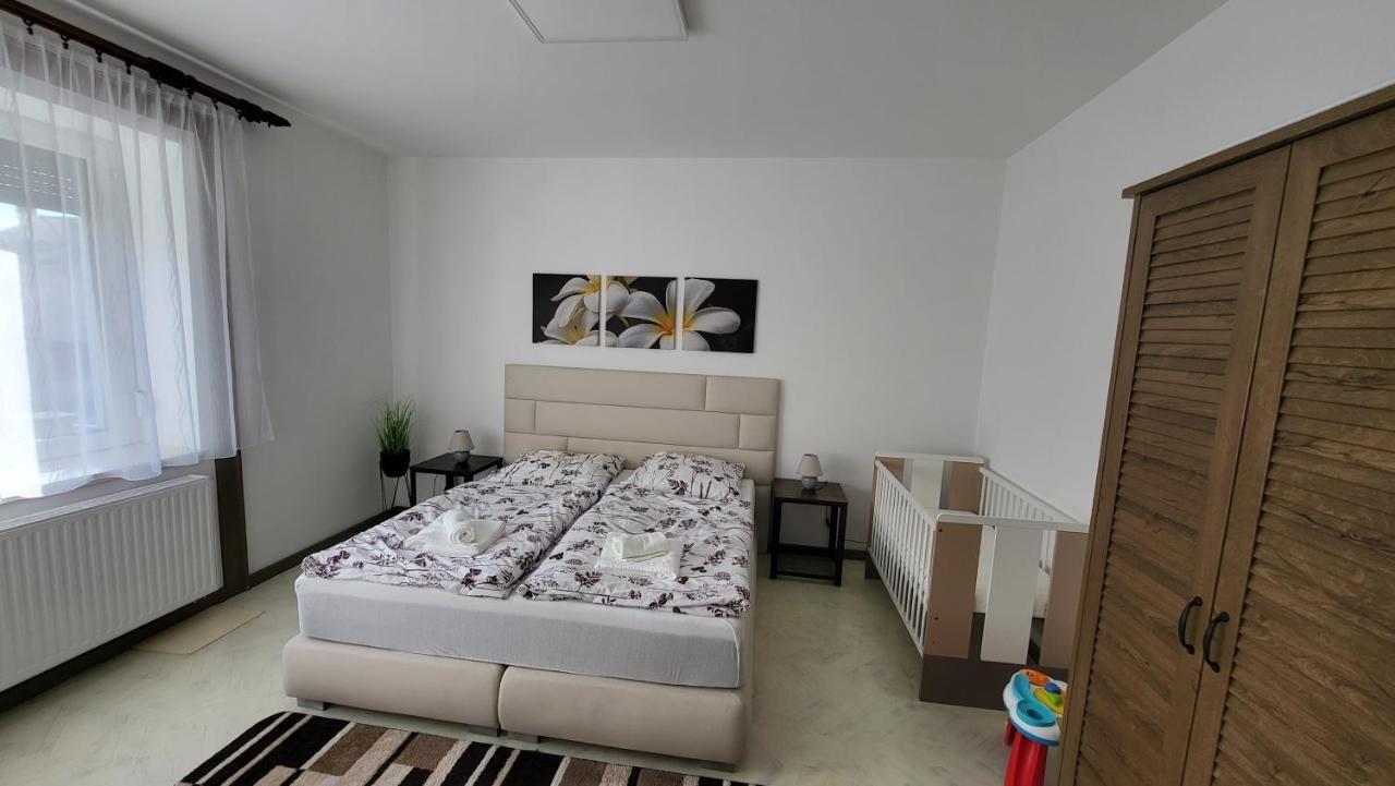 Relax Apartments Sarvar A1 外观 照片